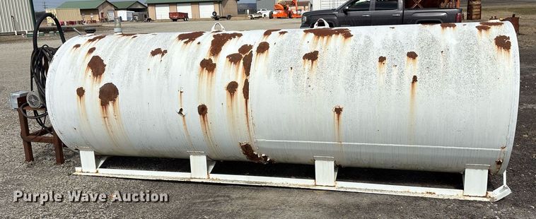 image for item EY9987 Oil tank