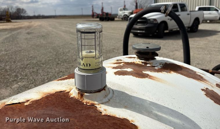 image for item EY9987 Oil tank