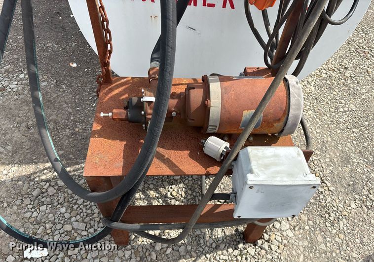 image for item EY9987 Oil tank