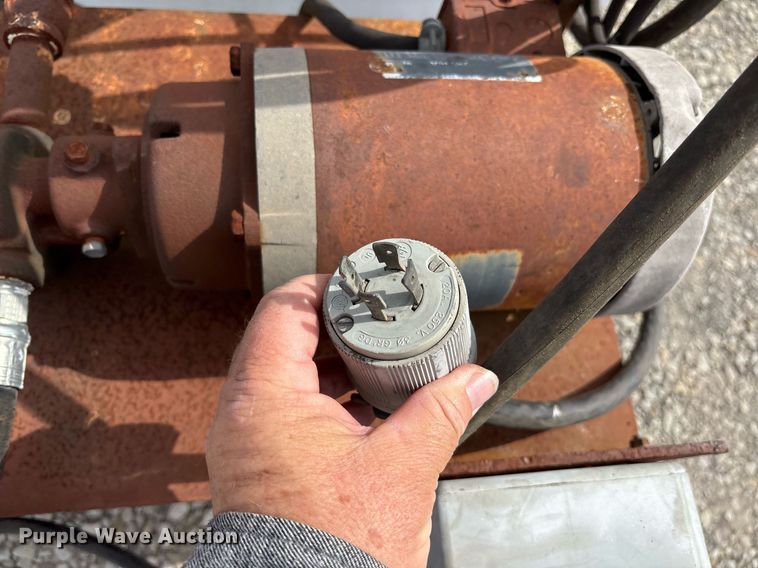 image for item EY9987 Oil tank