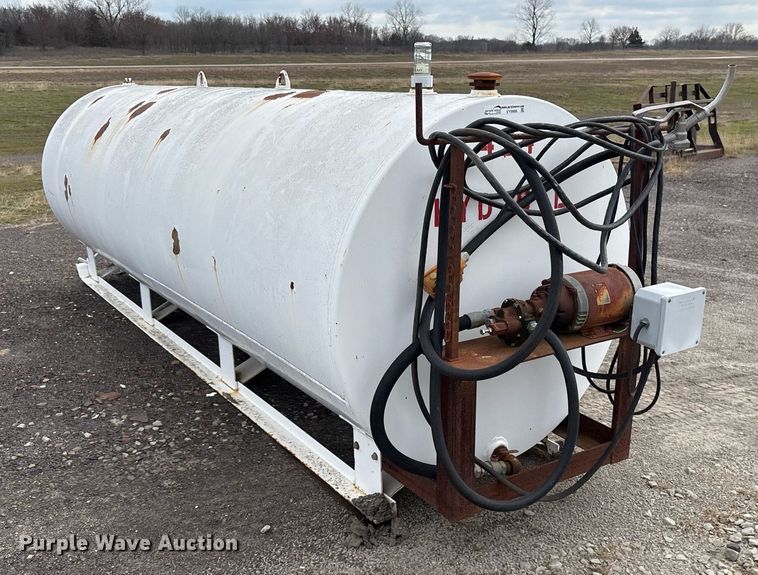 image for item EY9988 Oil tank 