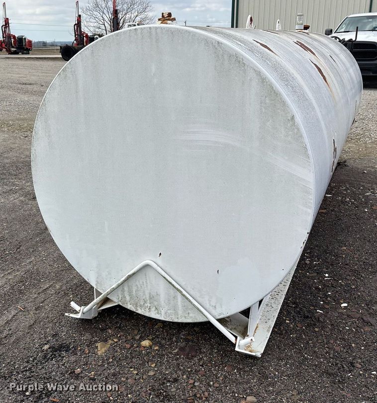 image for item EY9988 Oil tank 