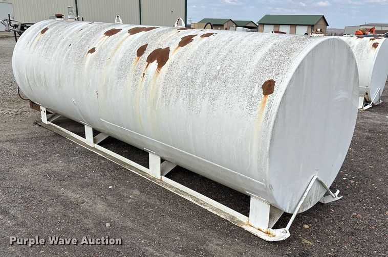 image for item EY9988 Oil tank 