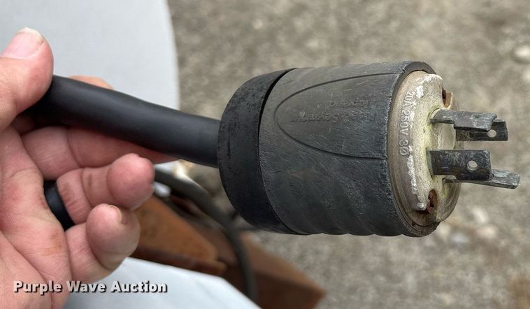 image for item EY9988 Oil tank 