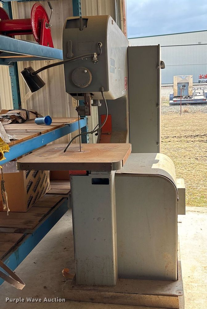image for item EY9990 DoAll 3613-20 band saw