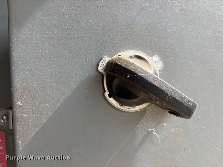 image for item EY9990 DoAll 3613-20 band saw