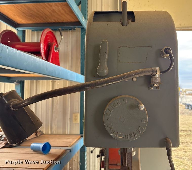 image for item EY9990 DoAll 3613-20 band saw