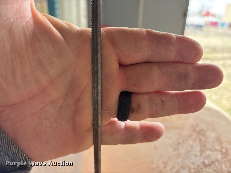 image for item EY9990 DoAll 3613-20 band saw