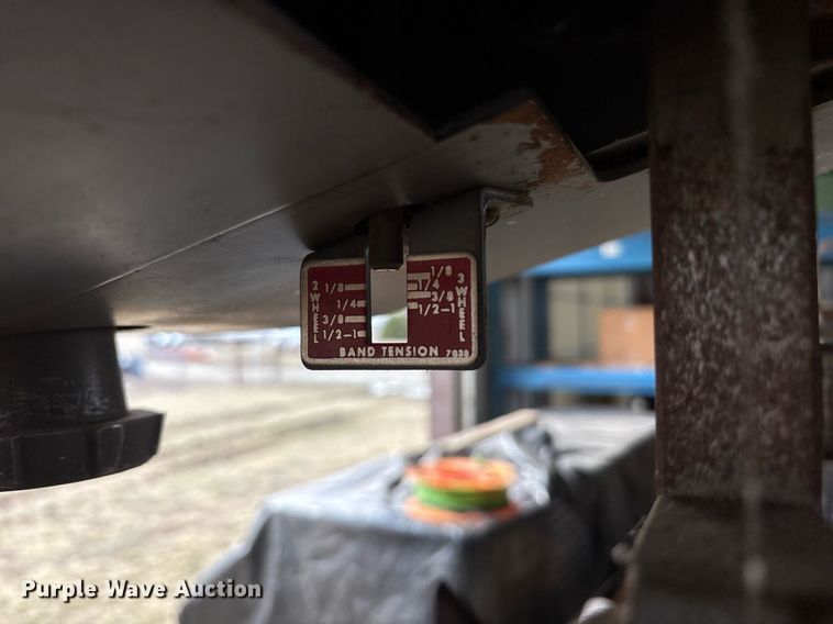 image for item EY9990 DoAll 3613-20 band saw