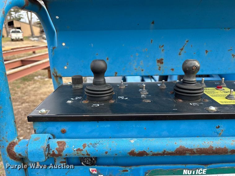 image for item EY9996 2005 Genie Z-45/25 boom lift