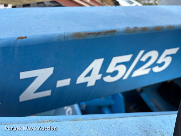 image for item EY9996 2005 Genie Z-45/25 boom lift