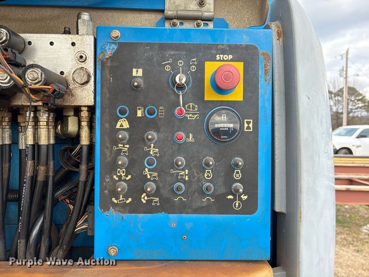 image for item EY9996 2005 Genie Z-45/25 boom lift