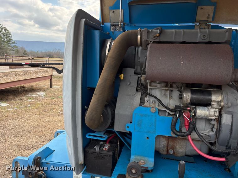 image for item EY9996 2005 Genie Z-45/25 boom lift