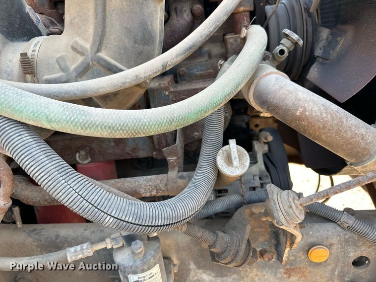 image for item LR9521 1993 International  8200 tank truck