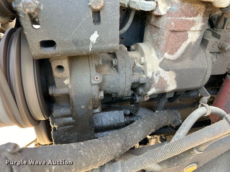 image for item LR9521 1993 International  8200 tank truck