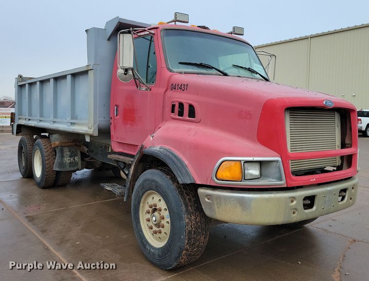 image for item NB9849 1998 Ford LT8513 dump truck