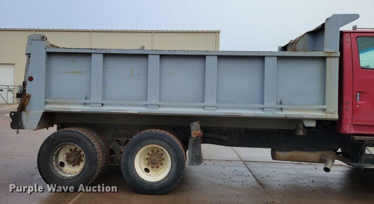 image for item NB9849 1998 Ford LT8513 dump truck