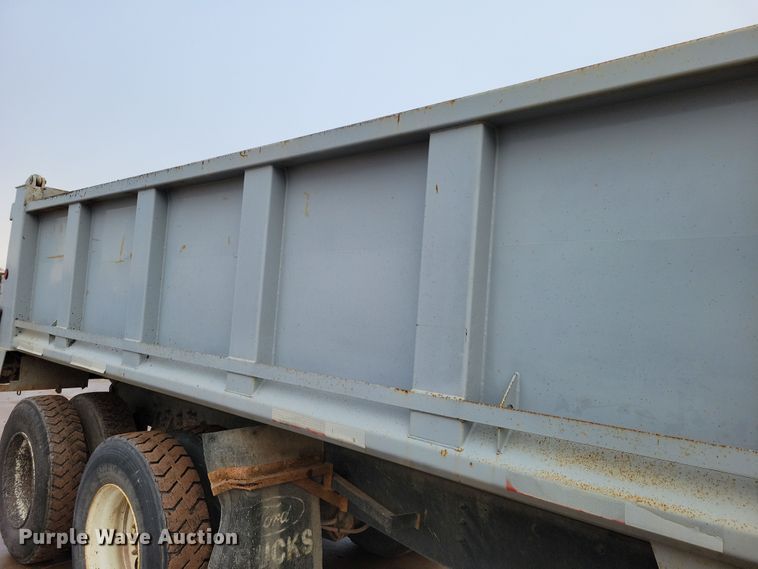 image for item NB9849 1998 Ford LT8513 dump truck