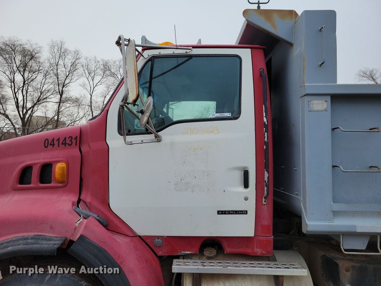 image for item NB9849 1998 Ford LT8513 dump truck