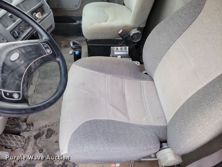 image for item NB9849 1998 Ford LT8513 dump truck