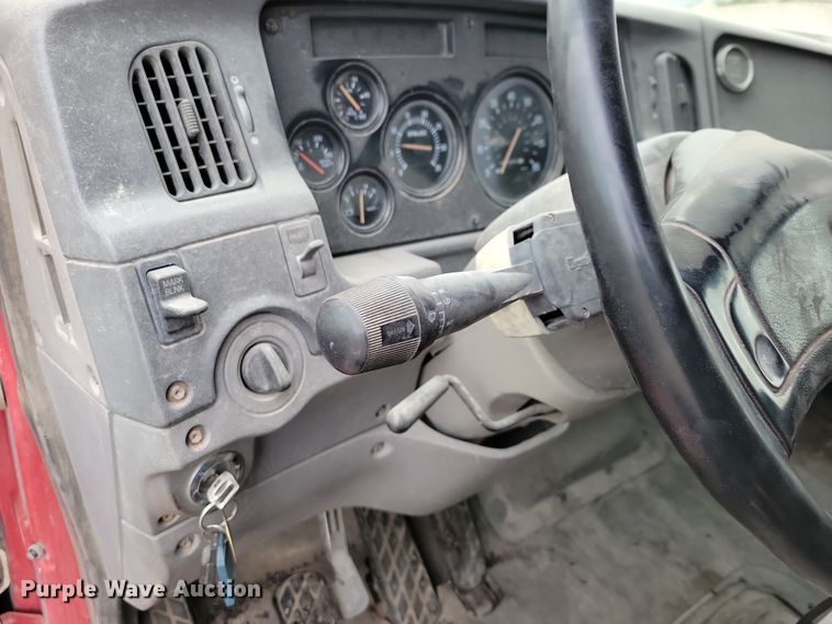 image for item NB9849 1998 Ford LT8513 dump truck