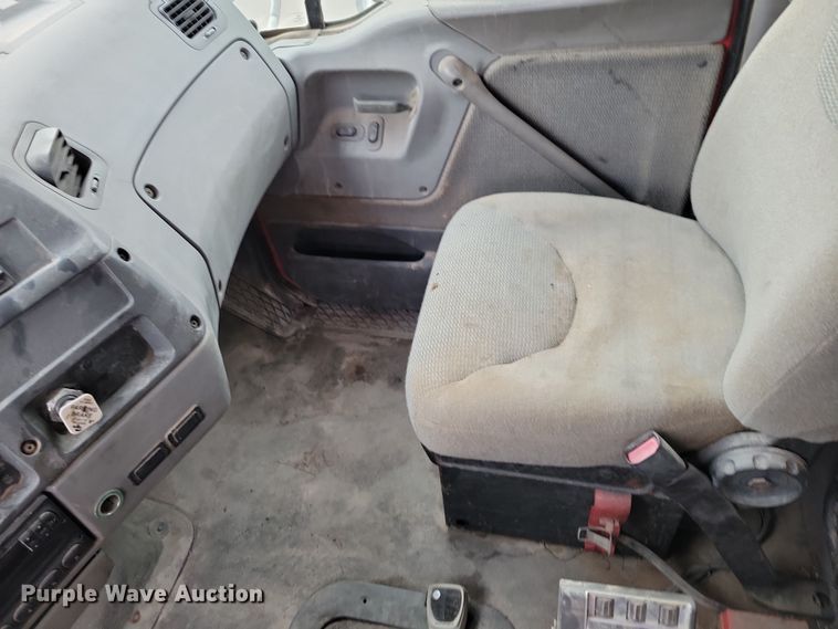 image for item NB9849 1998 Ford LT8513 dump truck