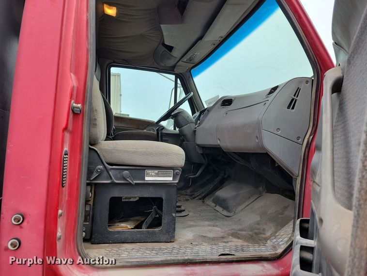 image for item NB9849 1998 Ford LT8513 dump truck