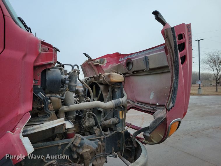 image for item NB9849 1998 Ford LT8513 dump truck