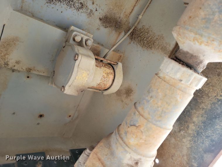 image for item NB9849 1998 Ford LT8513 dump truck