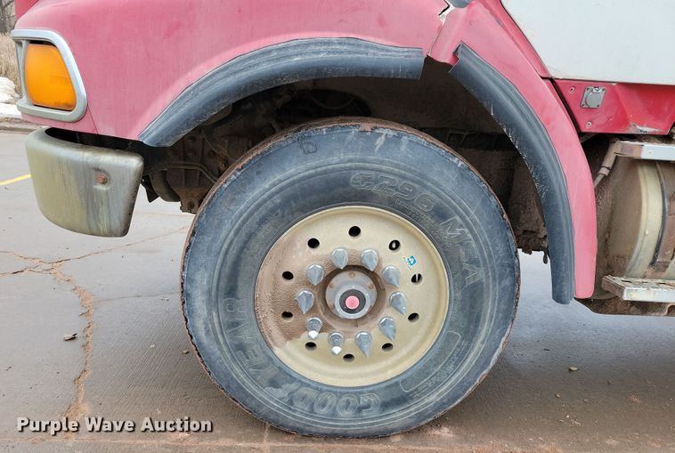 image for item NB9849 1998 Ford LT8513 dump truck