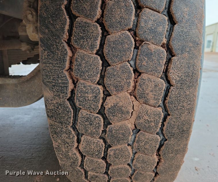 image for item NB9849 1998 Ford LT8513 dump truck