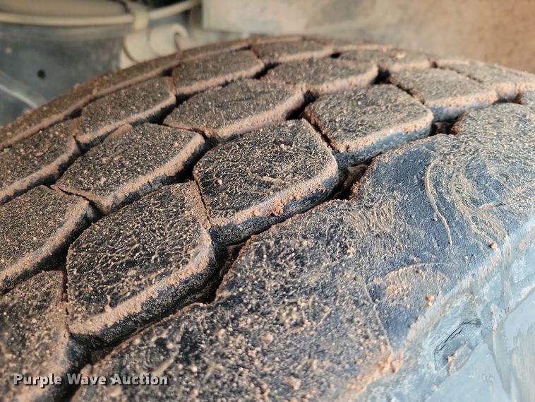 image for item NB9849 1998 Ford LT8513 dump truck