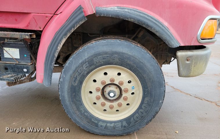 image for item NB9849 1998 Ford LT8513 dump truck