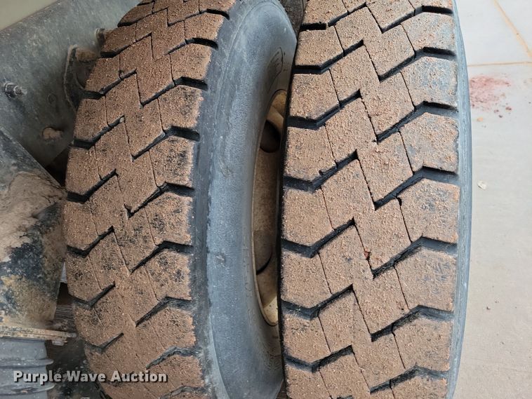 image for item NB9849 1998 Ford LT8513 dump truck