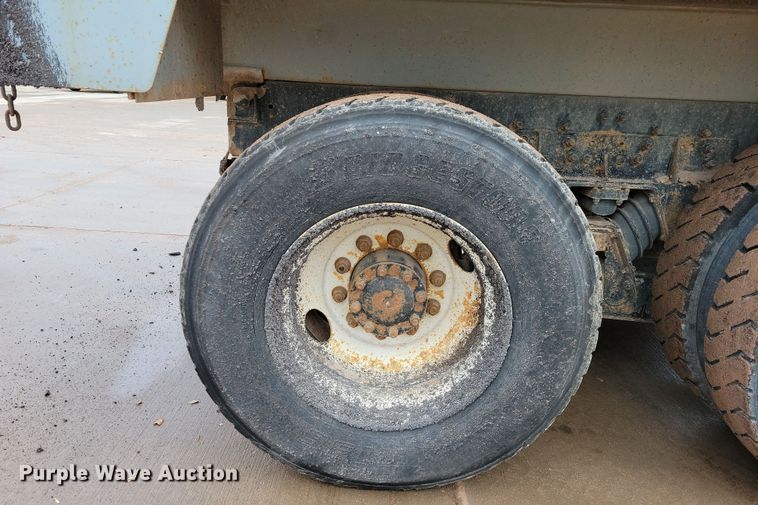 image for item NB9849 1998 Ford LT8513 dump truck