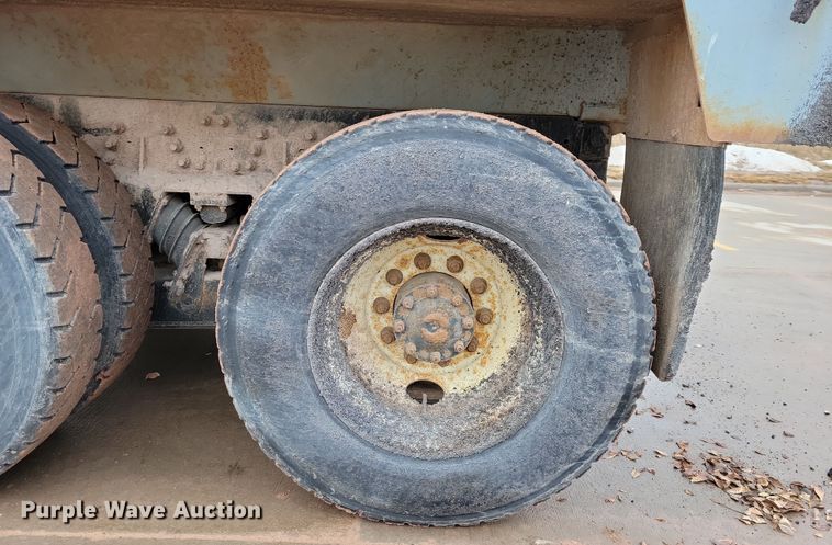 image for item NB9849 1998 Ford LT8513 dump truck