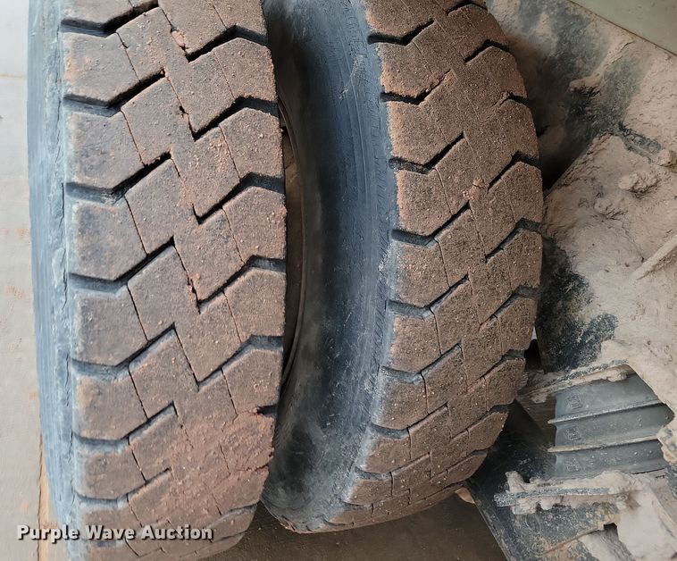 image for item NB9849 1998 Ford LT8513 dump truck