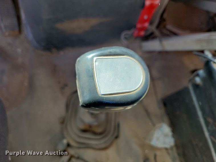 image for item NB9852 1997 Ford L9000 semi truck