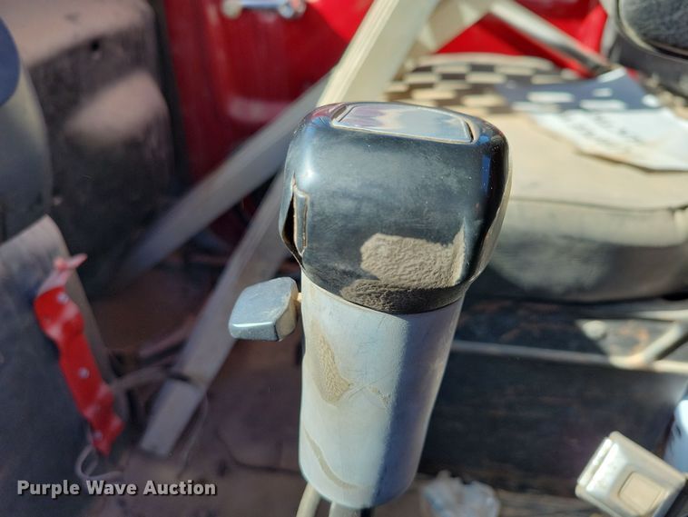 image for item NB9852 1997 Ford L9000 semi truck