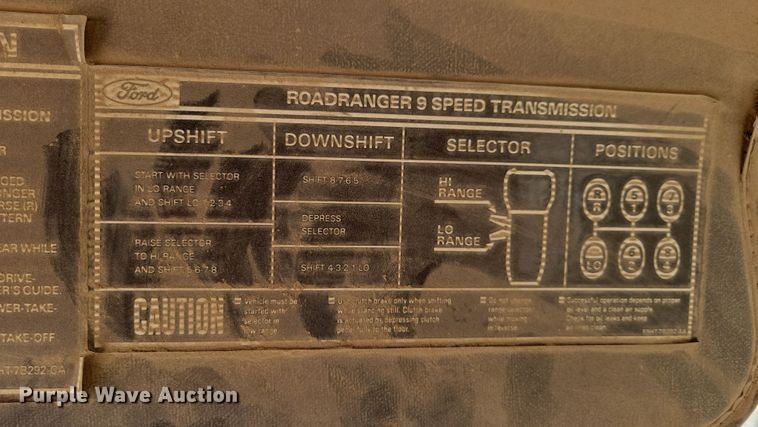 image for item NB9852 1997 Ford L9000 semi truck