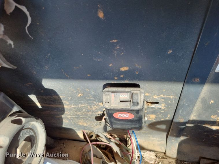 image for item NB9852 1997 Ford L9000 semi truck