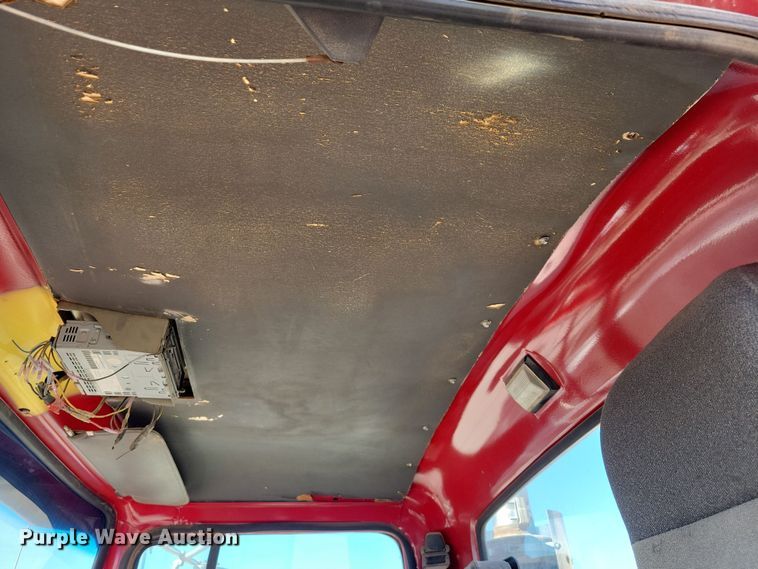 image for item NB9852 1997 Ford L9000 semi truck