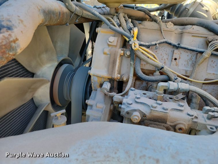 image for item NB9852 1997 Ford L9000 semi truck