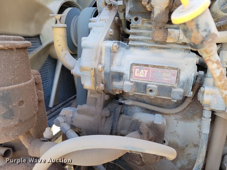 image for item NB9852 1997 Ford L9000 semi truck