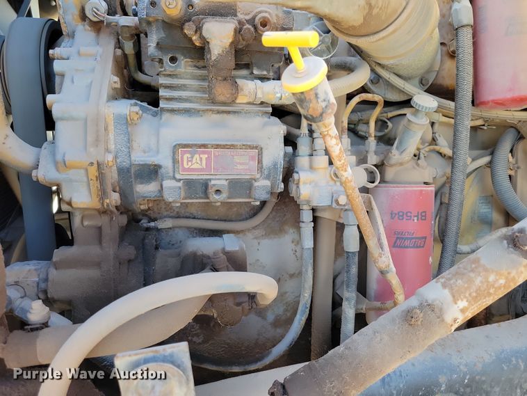 image for item NB9852 1997 Ford L9000 semi truck