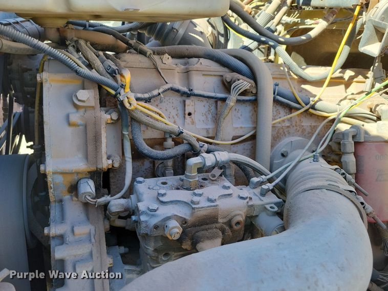 image for item NB9852 1997 Ford L9000 semi truck