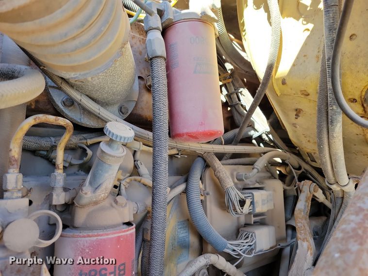 image for item NB9852 1997 Ford L9000 semi truck