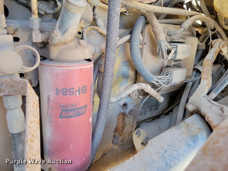 image for item NB9852 1997 Ford L9000 semi truck