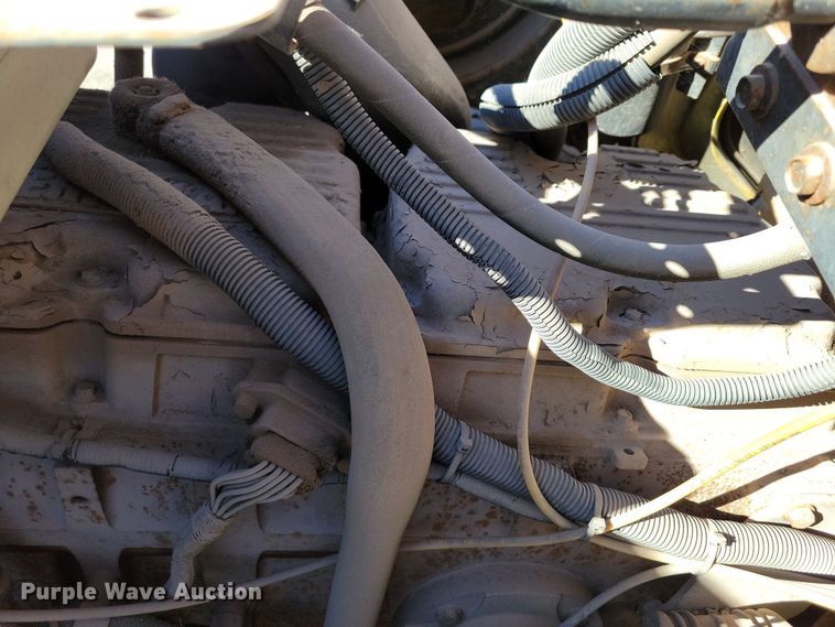 image for item NB9852 1997 Ford L9000 semi truck