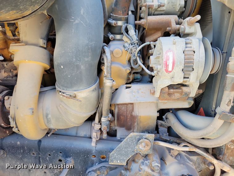 image for item NB9852 1997 Ford L9000 semi truck